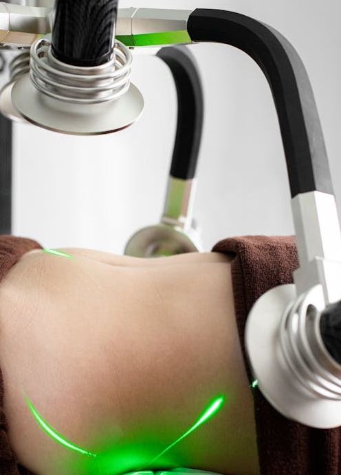 YouTube创作者专注于拍摄高质量视频内容