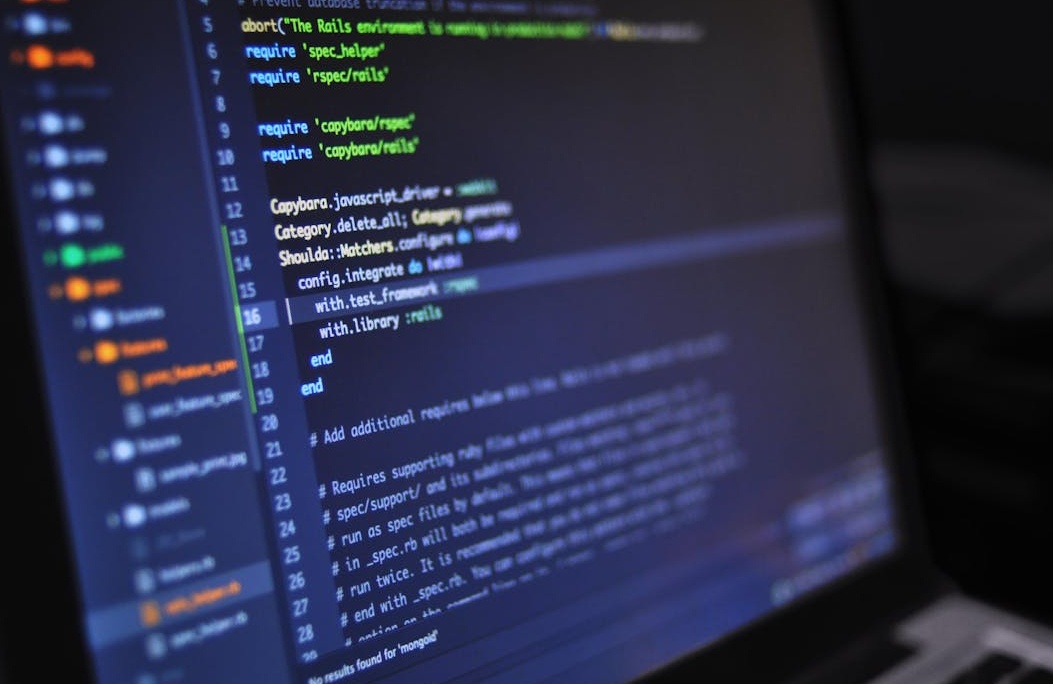 安全支付和数据保护的抽象概念图