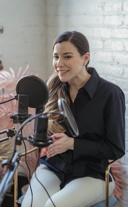 展示社交认同和观众信任的概念图