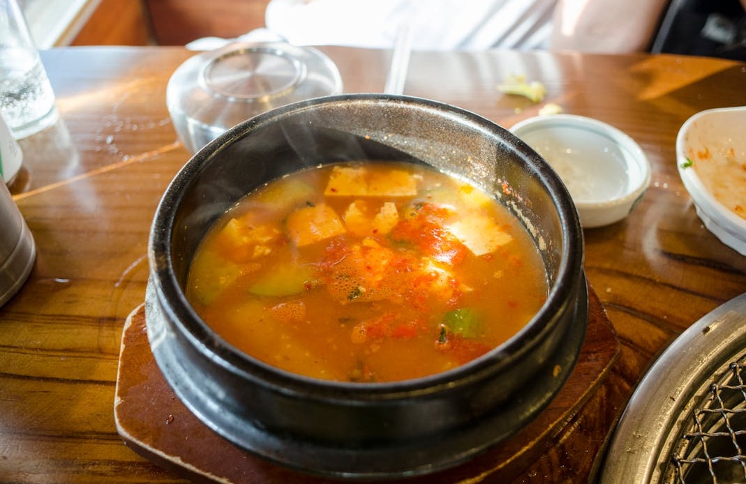 TikTok数据分析仪表盘,展示流量增长