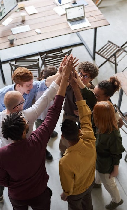 社交网络协同效应，展示油管买点赞如何促进社区互动