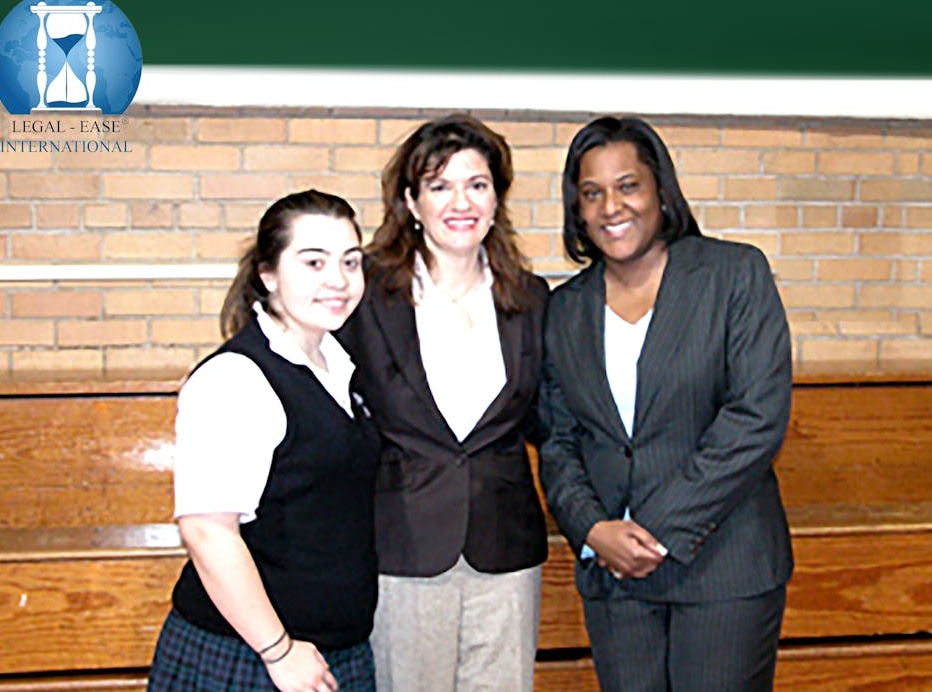 内容创作者利用专业工具进行TikTok视频创作