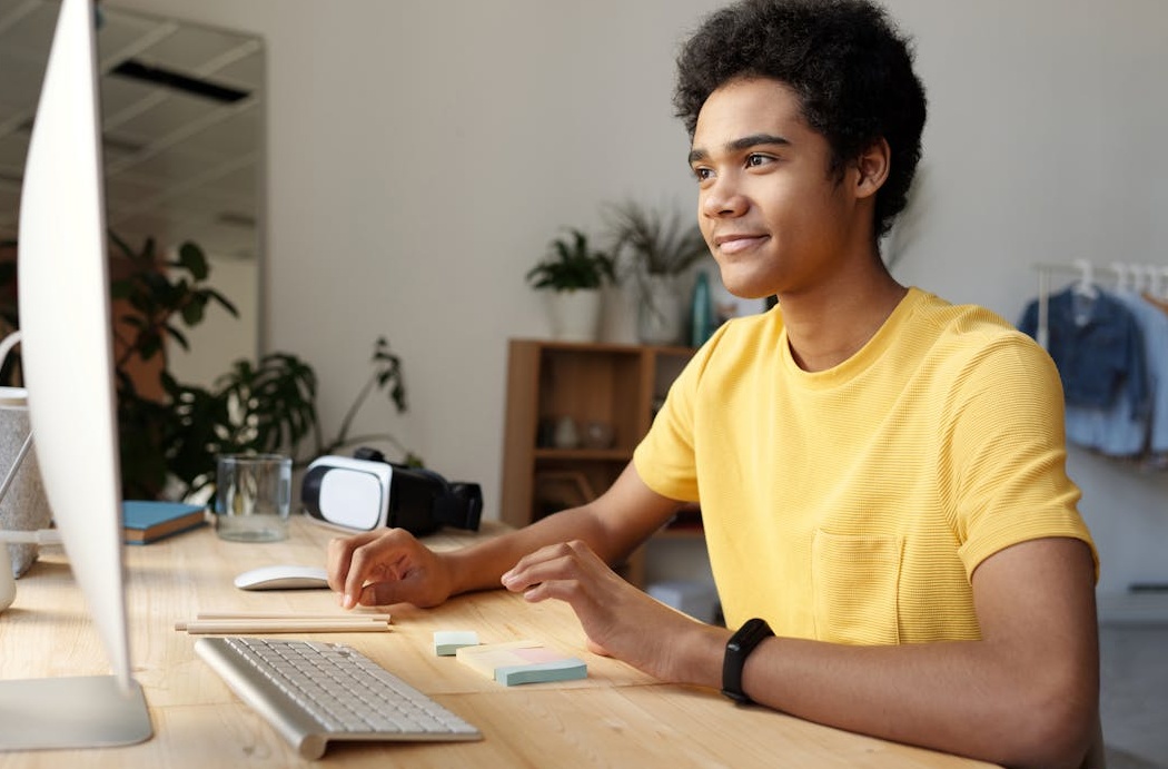 代表YouTube算法的复杂数据网络图