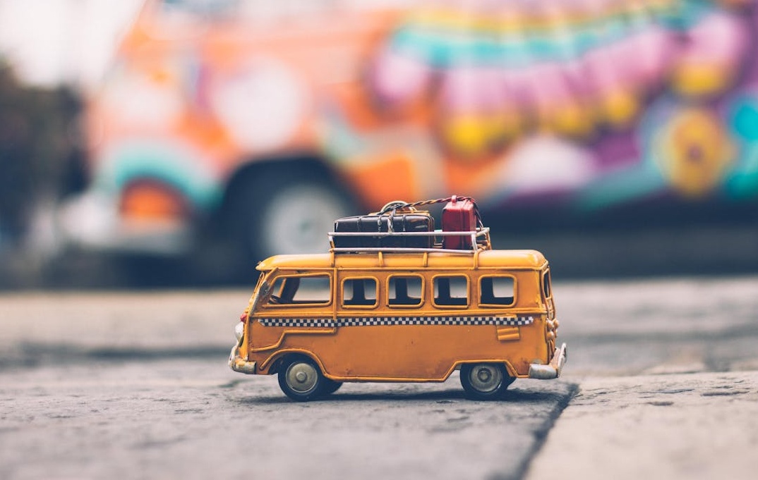 A target symbol on a dartboard with an arrow, representing precise targeting and hitting goals