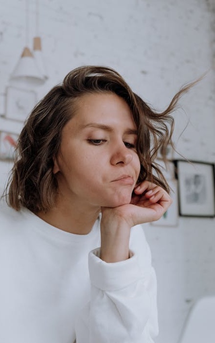 一部手机上展示的TikTok主页界面