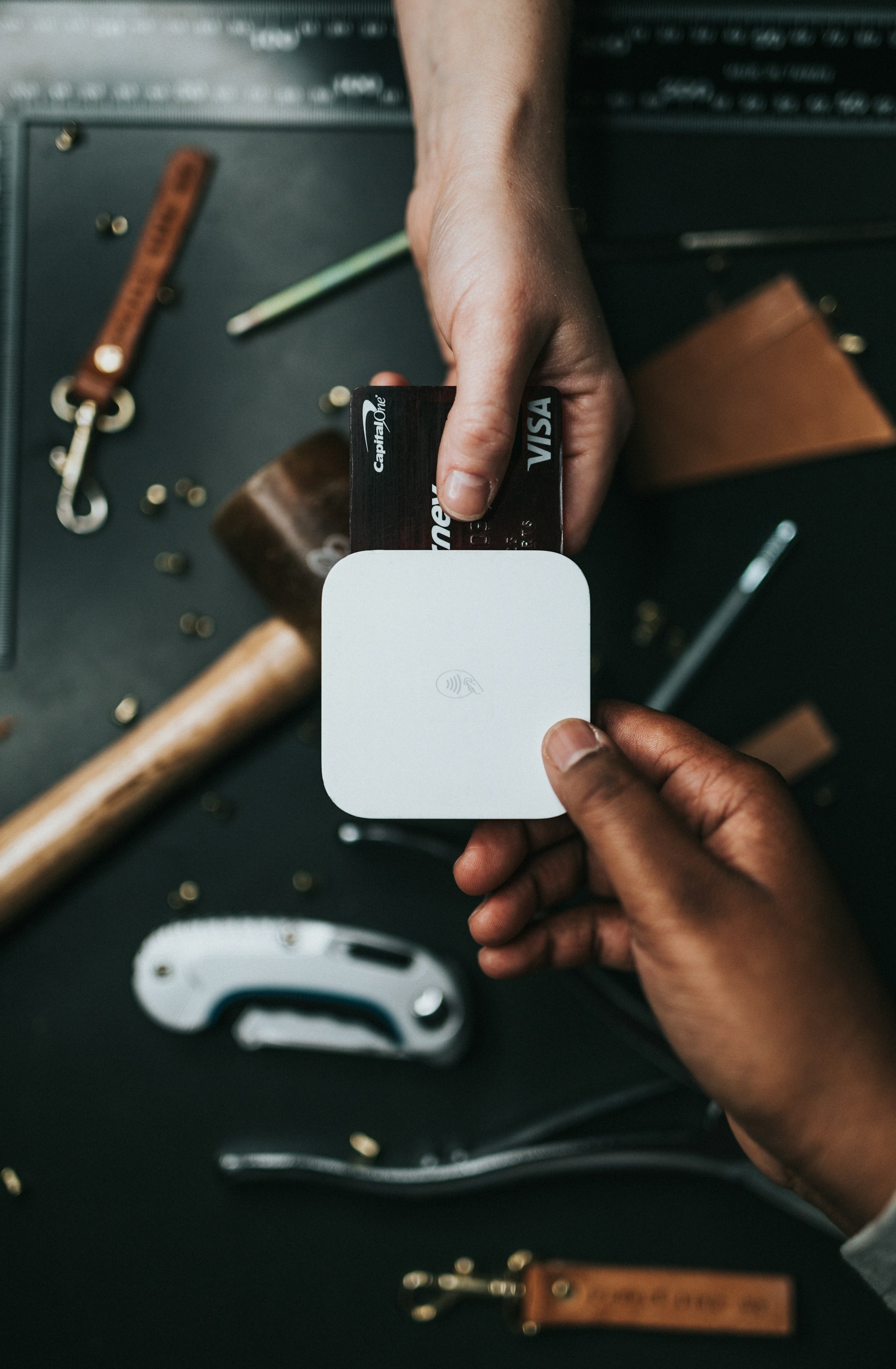 YouTube内容创作者专注于制作高质量视频内容