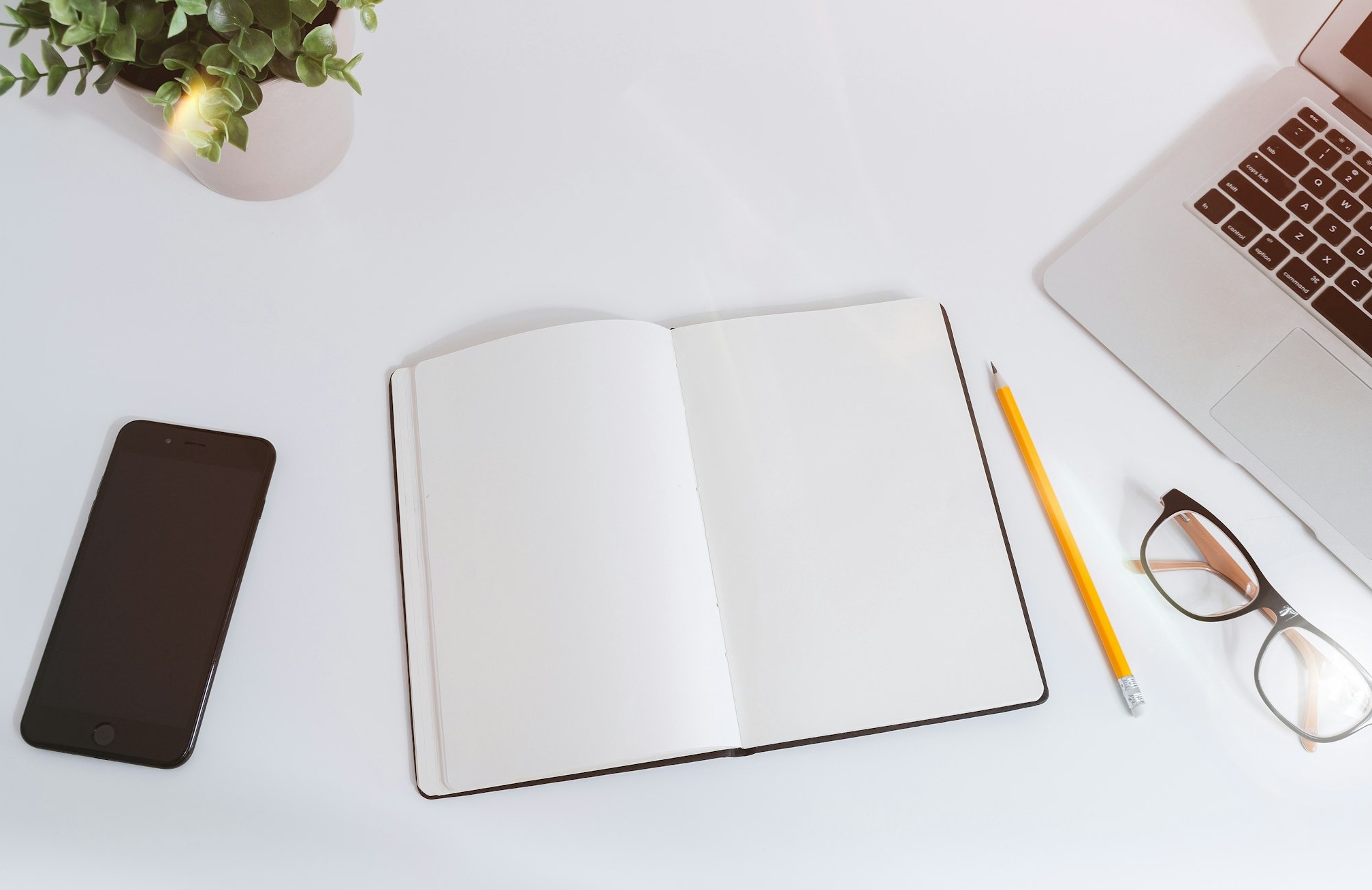 YouTube频道订阅数增长后吸引到的品牌合作与商业机会