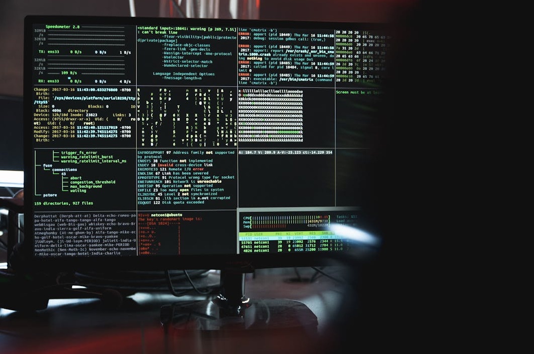 代表网络安全和可靠性的盾牌图标