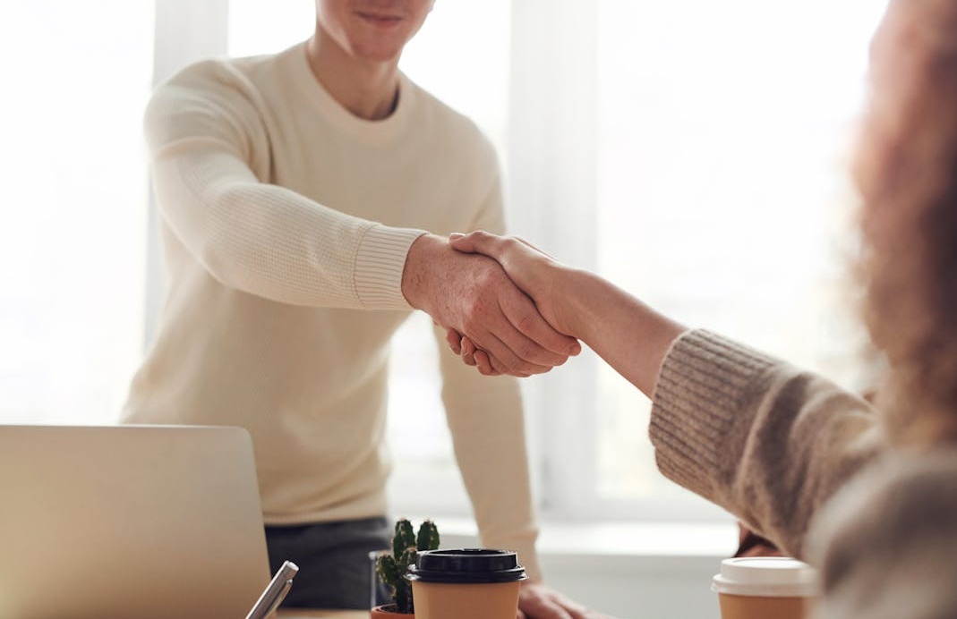 营销团队正在制定一个结合了Instagram刷点赞的综合增长策略