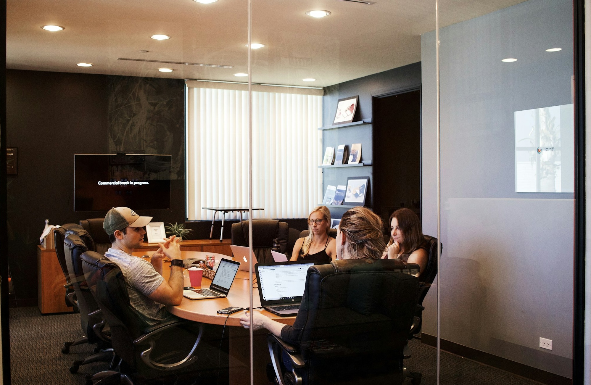 战略规划路线图,象征长期发展