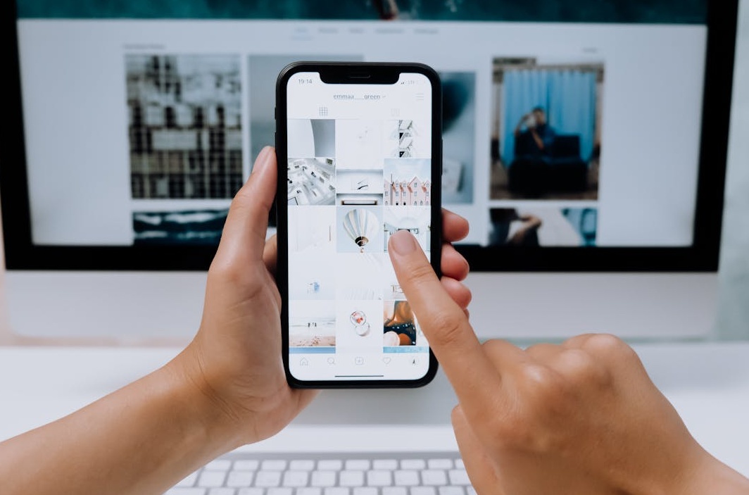 数据分析界面展示了TikTok浏览量的增长曲线图