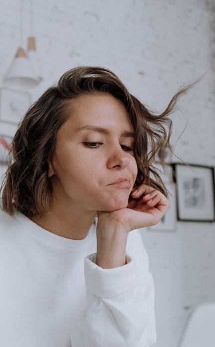 2025年TikTok推荐页面展示了海外抖音视频的巨大潜力