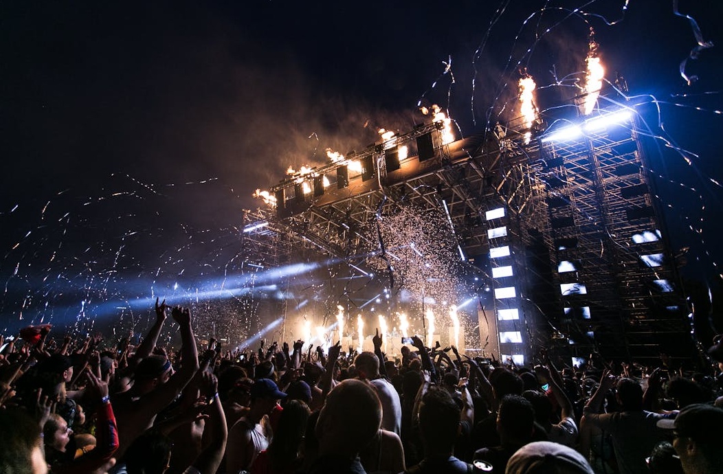 大量观众代表着强大的社交信誉和作品热度