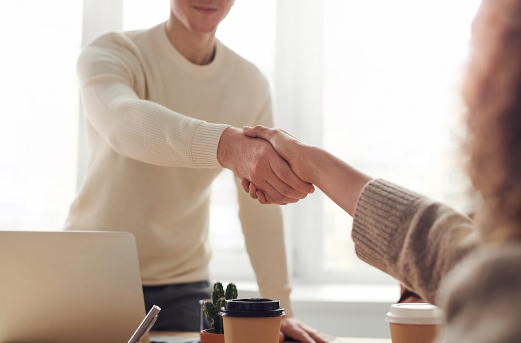 结合优质内容与推特刷粉丝制定全面的增长策略