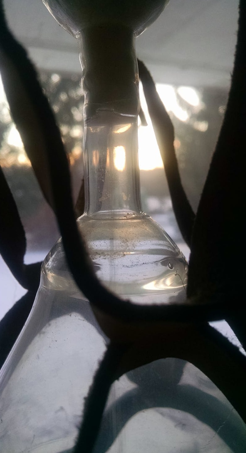 一个复杂的数字数据可视化仪表板