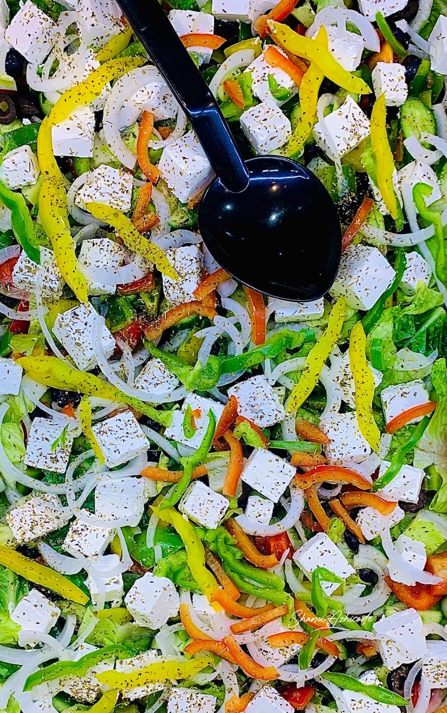 描绘人工智能与社交媒体未来趋势的科技感图片