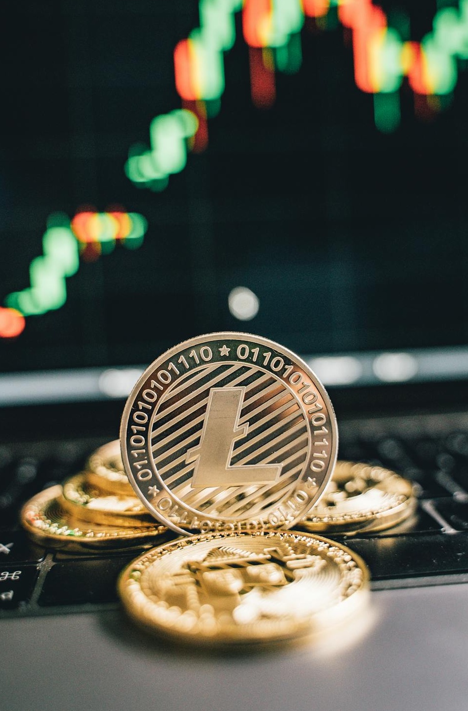 展示脸书群组成员快速增长的图表,代表社群营销的成本效益和品牌知名度提升