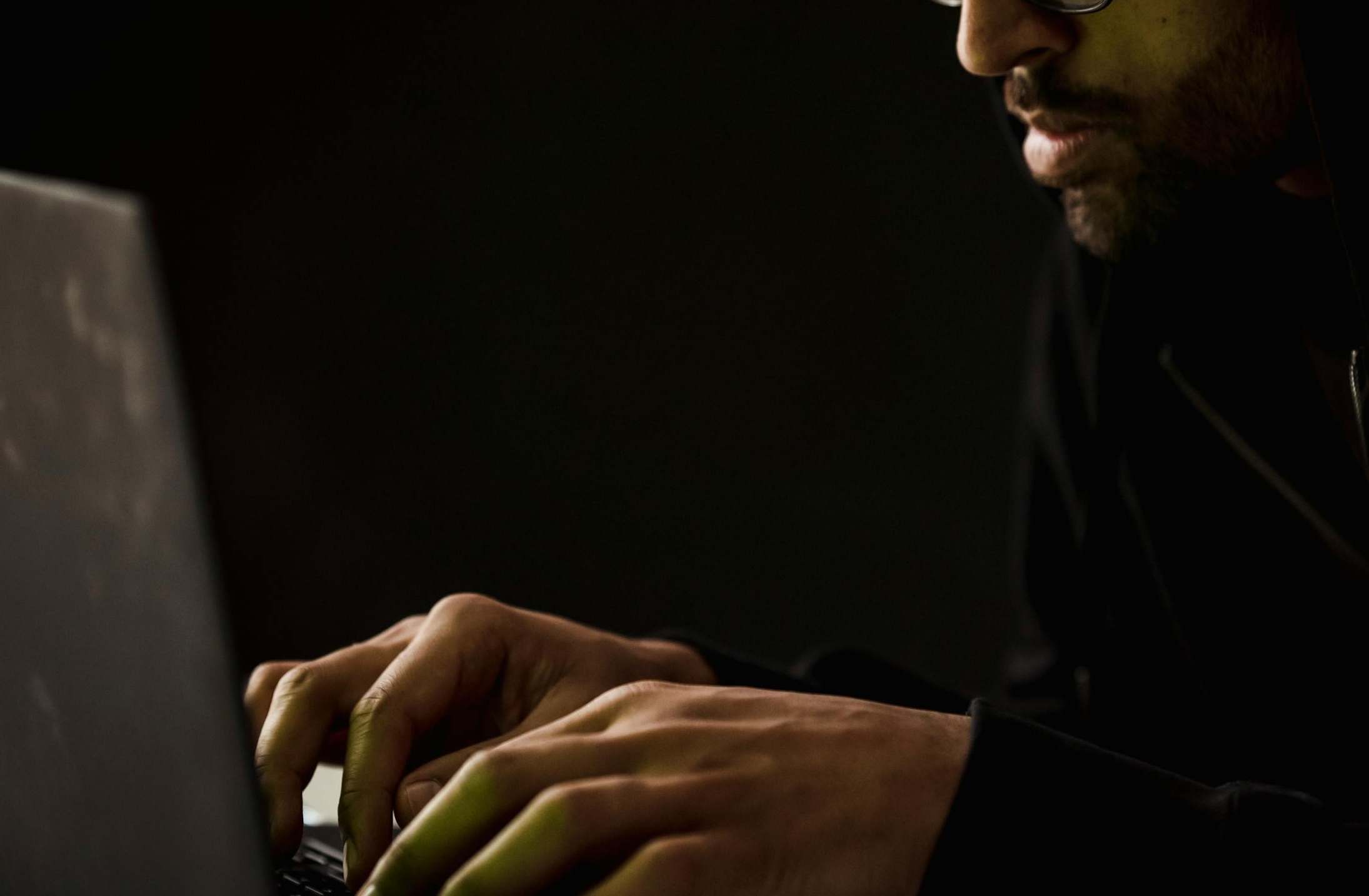 YouTube创作者庆祝成功