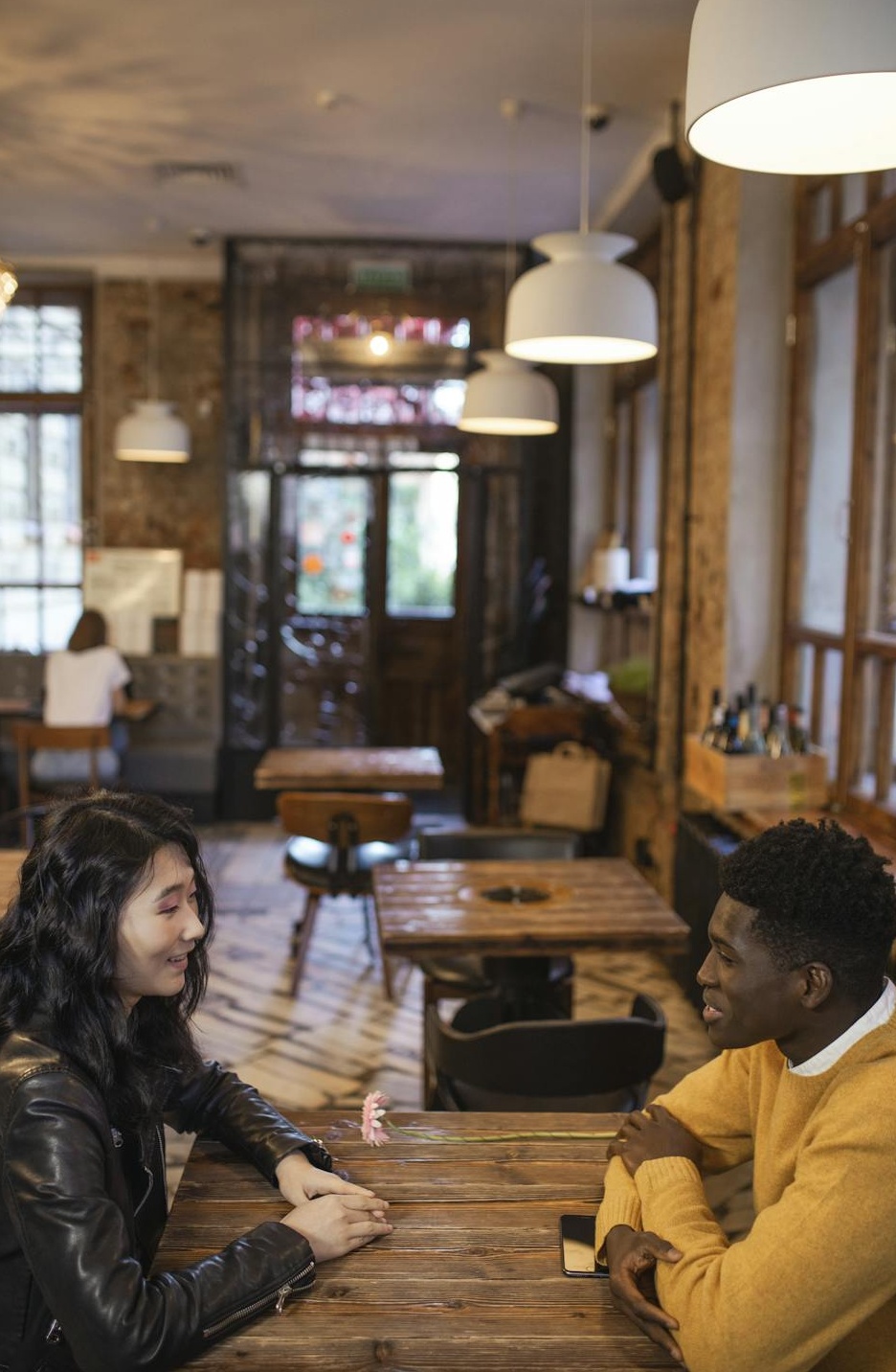 象征安全交易和合作的握手