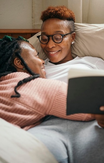 商业目标受众营销策略概念图,象征精准定位和触达目标群体